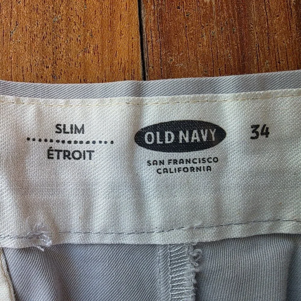 Old Navy Gray Embroidered Palm Trees Flat Front Slim Shorts Size 34